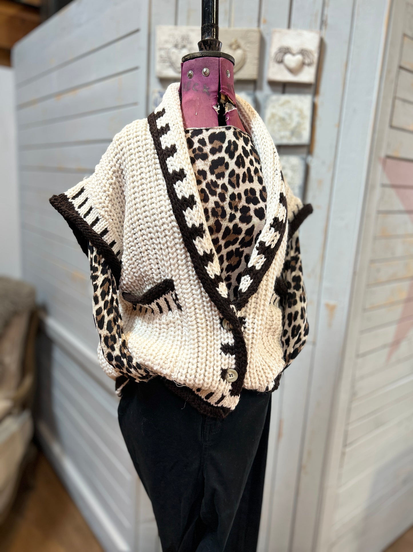 Stitch detail gilet cream