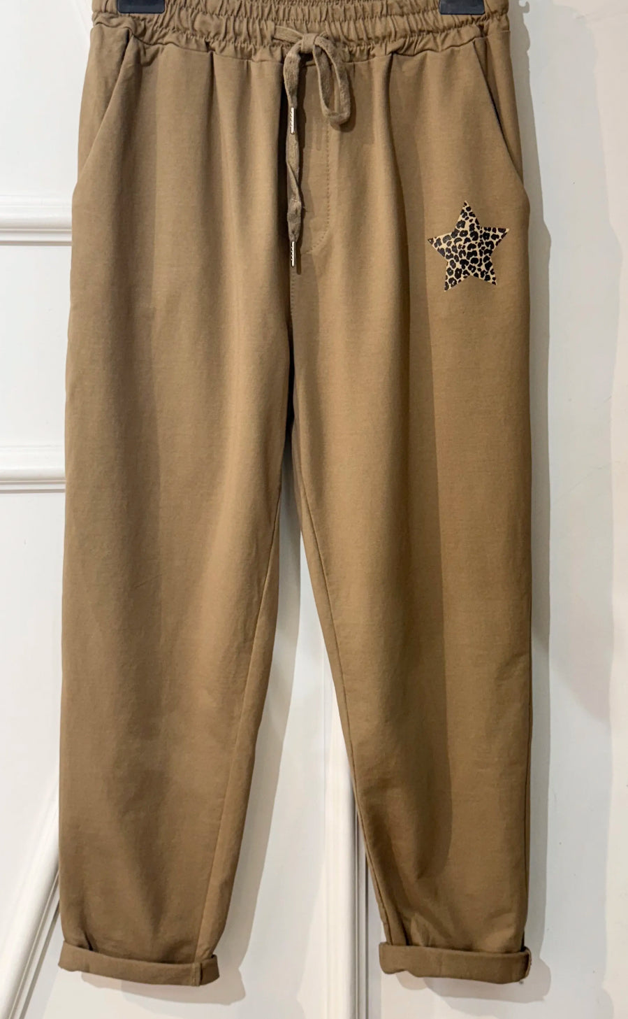 Leopard star joggers - camel S/M