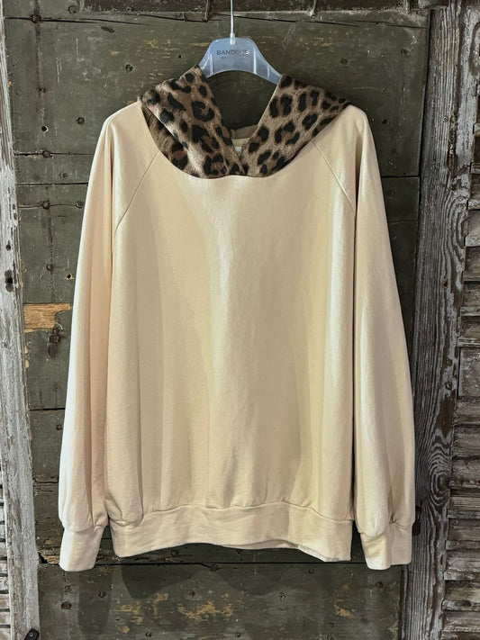 Leopard hood sweatshirt