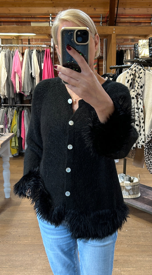 SALE Fluffy cardi - black