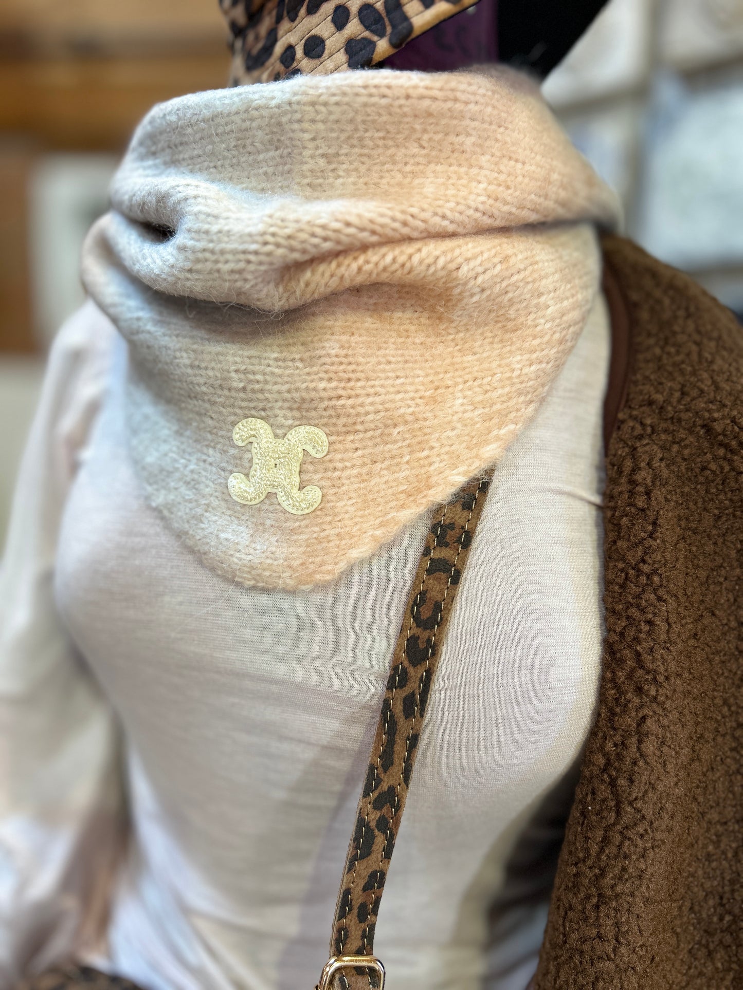 Ombre neck scarf taupe
