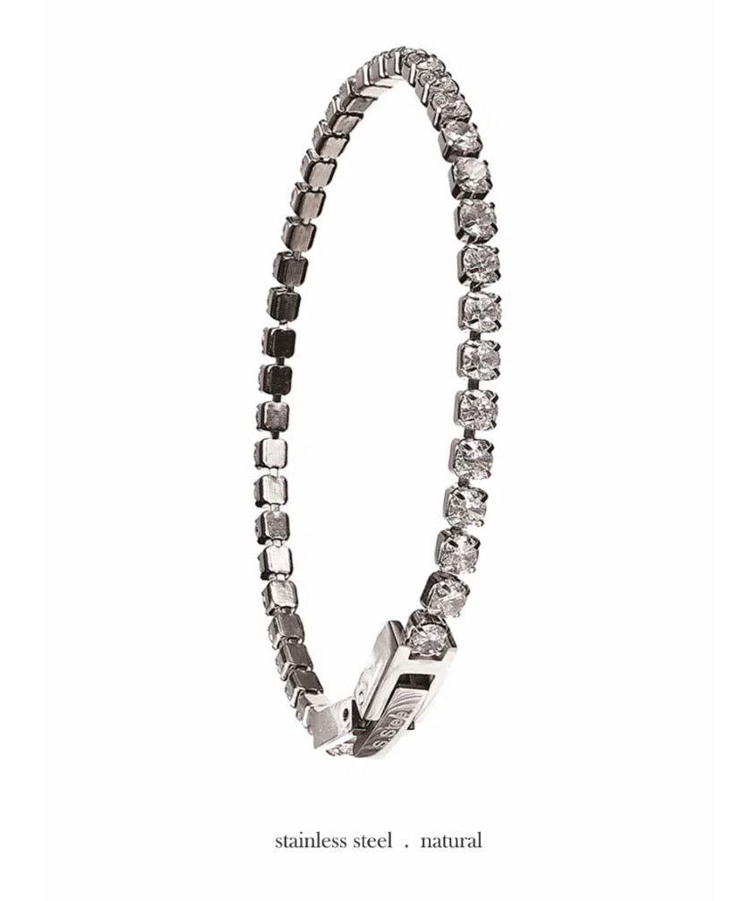 Tennis bracelet