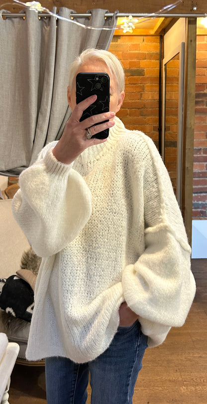 Stitch sleeve knit - winter white