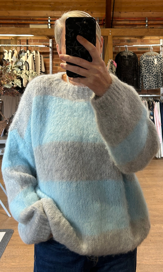 Grey/blue stripe knit