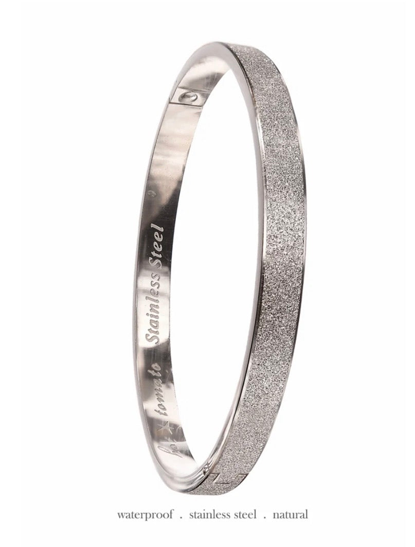 Frosted bangle